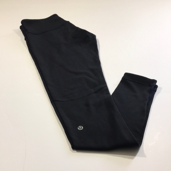 lululemon athletica Pants - Lululemon Reversible Leggings EUC ✨